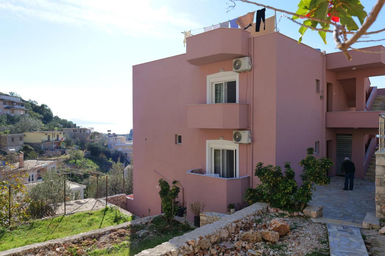 Pink Holiday Sarande Bagian luar foto