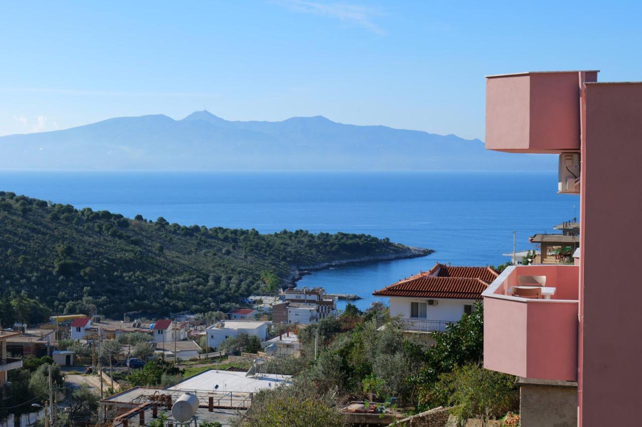 Pink Holiday Sarande Bagian luar foto