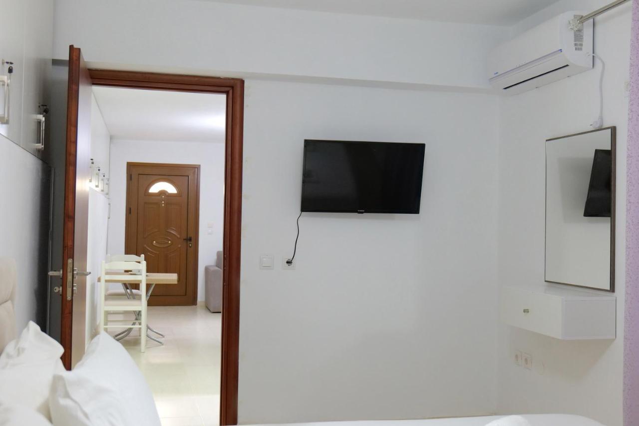Pink Holiday Sarande Bagian luar foto