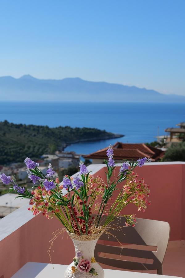 Pink Holiday Sarande Bagian luar foto